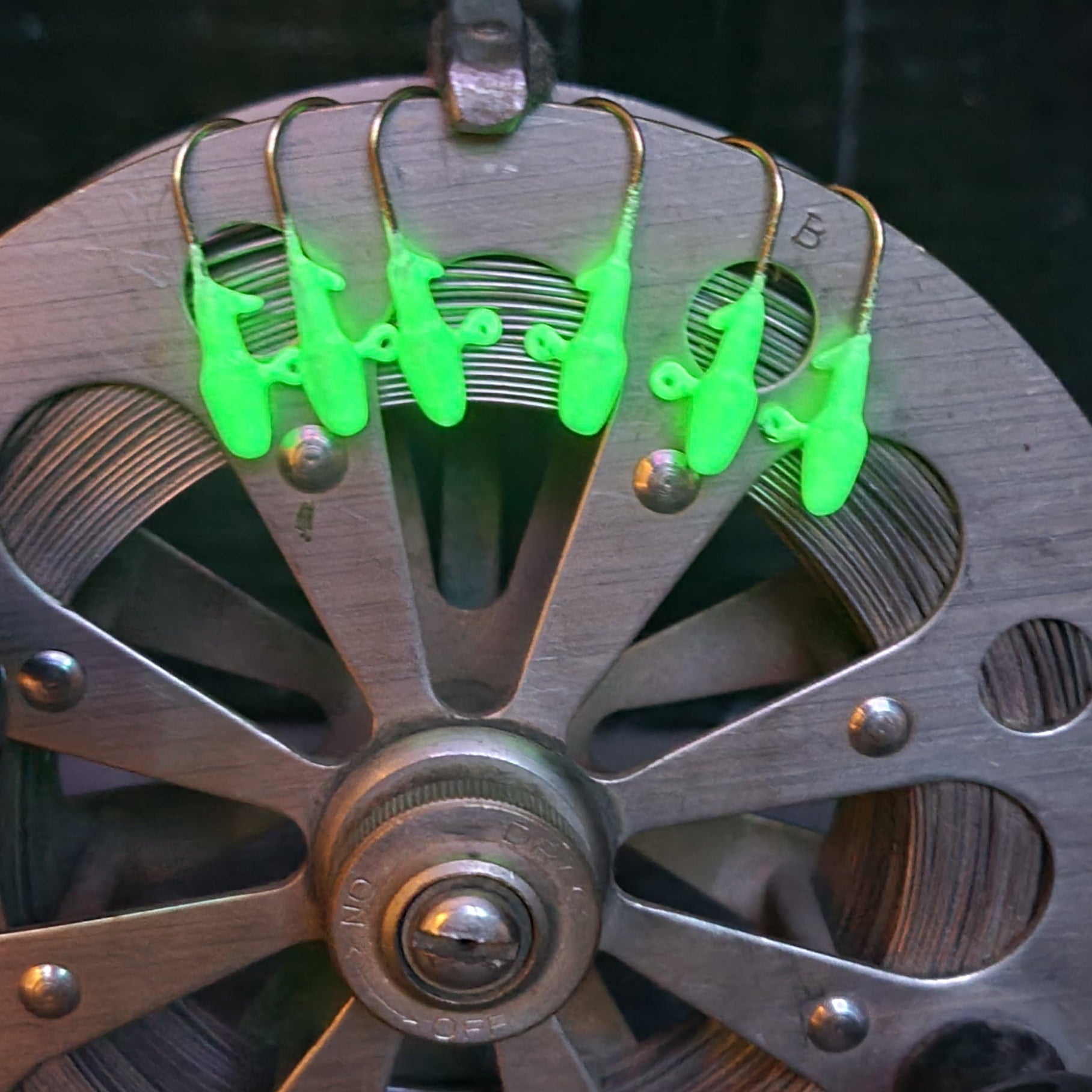 1/32 oz Super glow Darter head 5 per pack